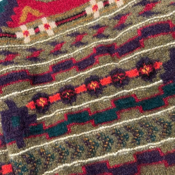 Vintage Woolrich Aztec Patterned Wool Sweater - Picture 4 of 6